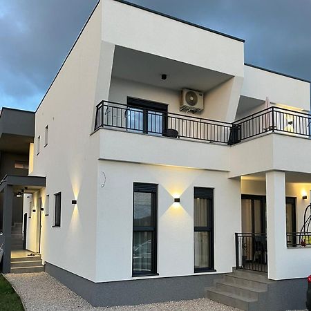 Lana Apartmani Бар Экстерьер фото